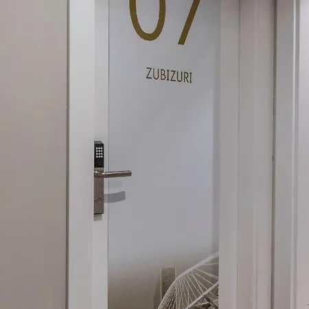Uri