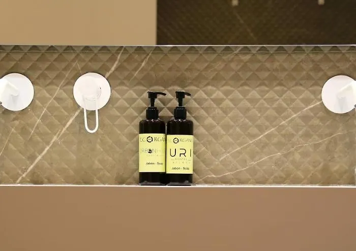 Uri Bbi00060 Self Check In Gæstehus