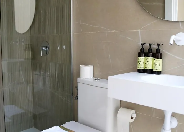 Uri Bbi00060 Self Check In Konukevi